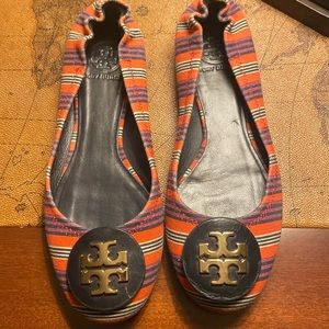 Tory Burch flats strip red navy with TB medallion